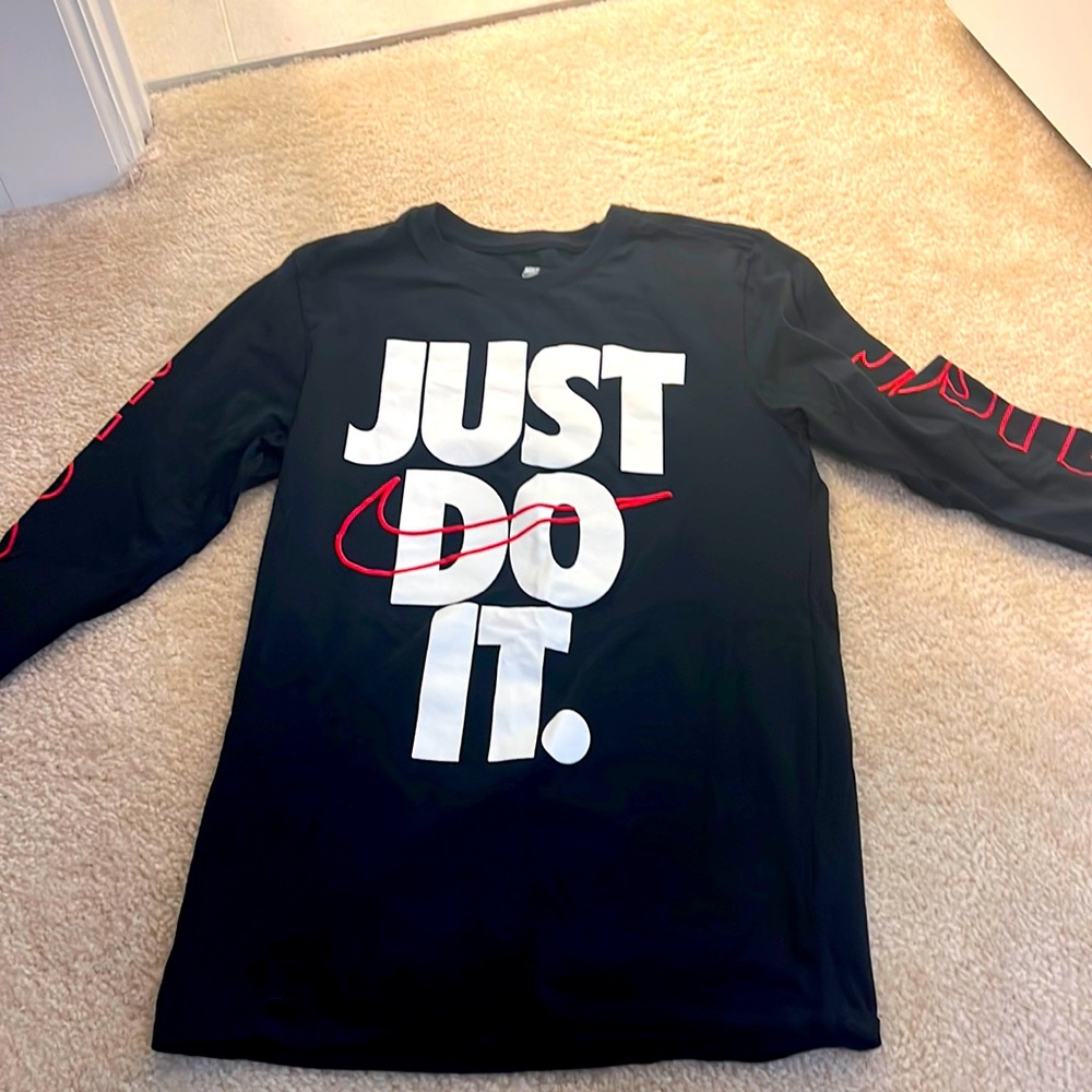 Men’s long sleeve tee